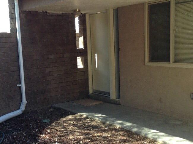 Photo - Bright 2 story 2br, 1b, 875sq. ft townhous... Unit B