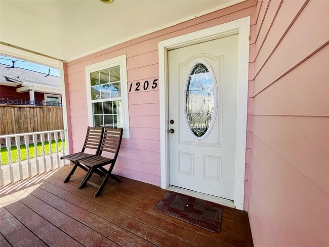 Photo - 1205 Nadine St