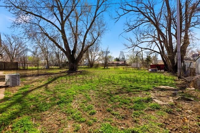 Photo - 941 W Hazel St