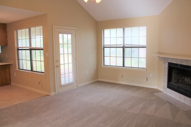 Photo - 2138 Edgewood Dr