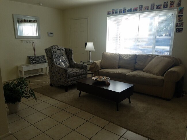 Photo - 1416 E Elm St