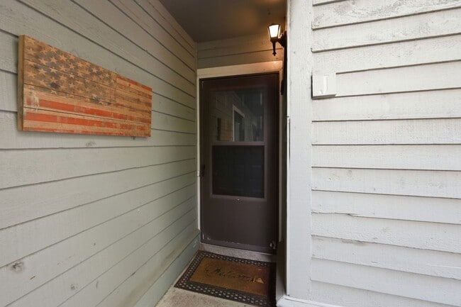 Photo - Spacious 2BR Condo in Desirable Snee Farm