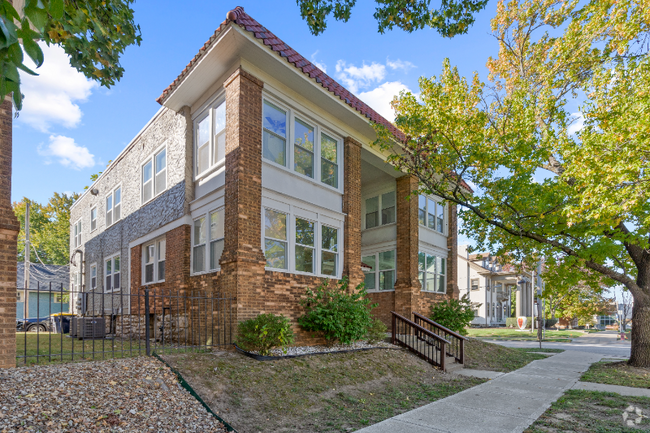 Building Photo - 1817-1819 W 41st St Unit 2W Rental