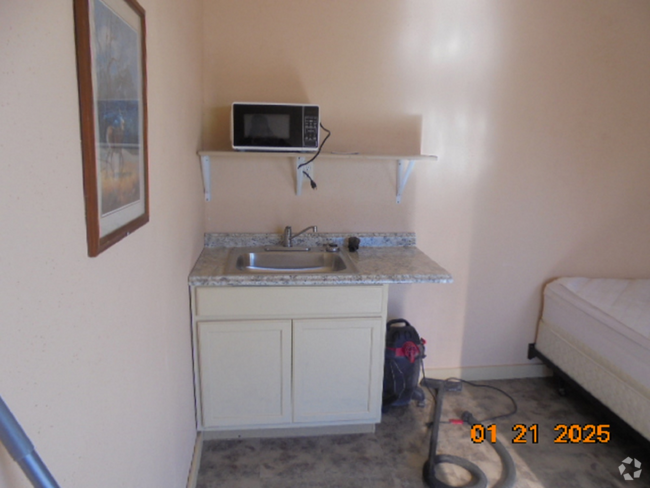 Building Photo - 1925 Cotten Rd Unit C Rental