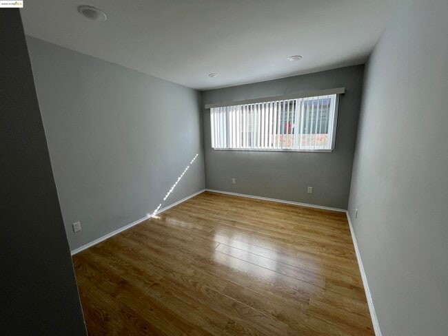 Photo - 2636 Warring St Unit #204