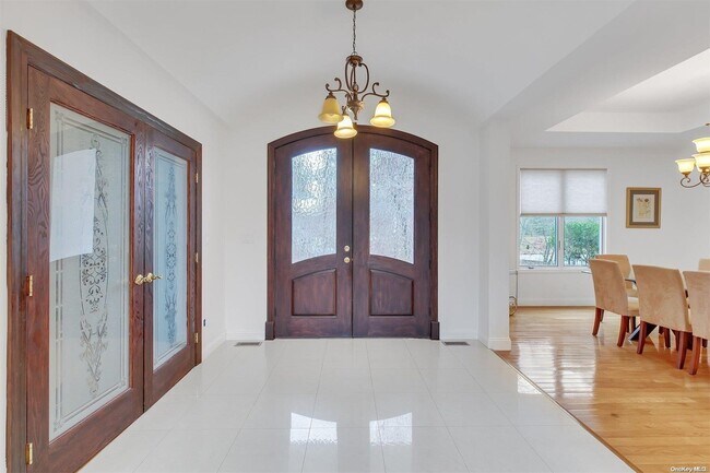 Photo - 10 Bay Woods Dr