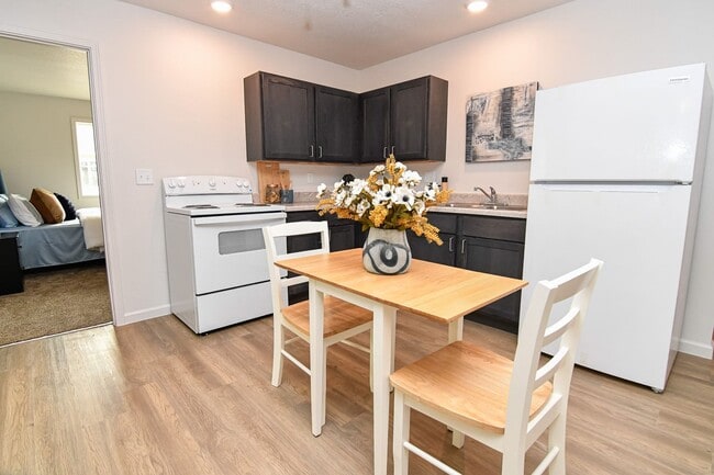 3 Bedroom, Single-story Townhomes for rent... - 3 Bedroom, Single-story Townhomes for rent...