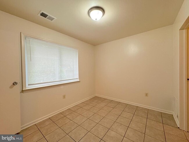 Photo - 4657 Logsdon Dr