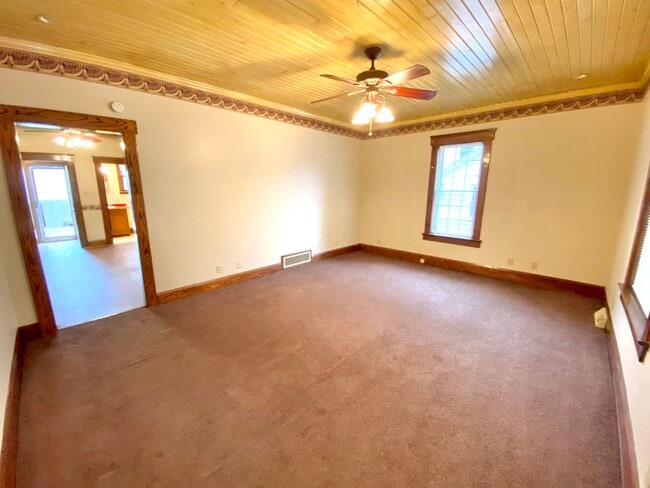 Photo - 837 Parkview St NE Unit 1