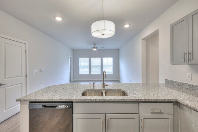 Photo - Blue Ridge Apartments