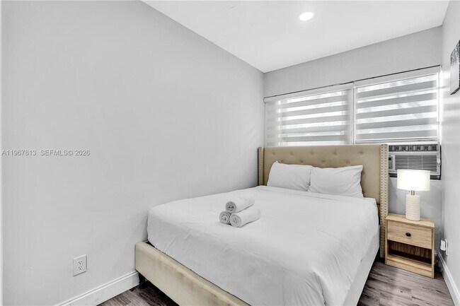 Photo - 10002 E Bay Harbor Dr Unit 6