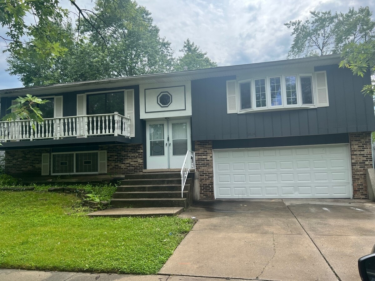 Photo - 1624 217th St House