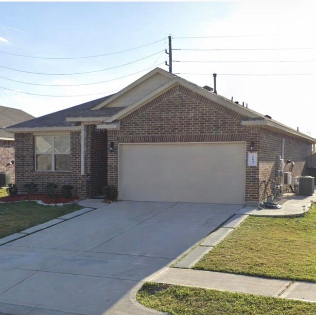 Building Photo - 21043 Iris Holly St