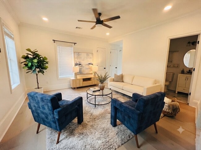 Photo - 106 W Cedar St
