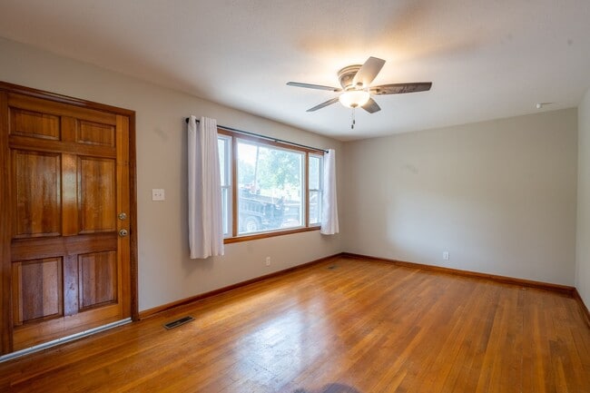Photo - 740 Page St