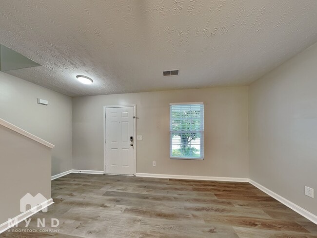 Photo - 2838 Creekbend Dr