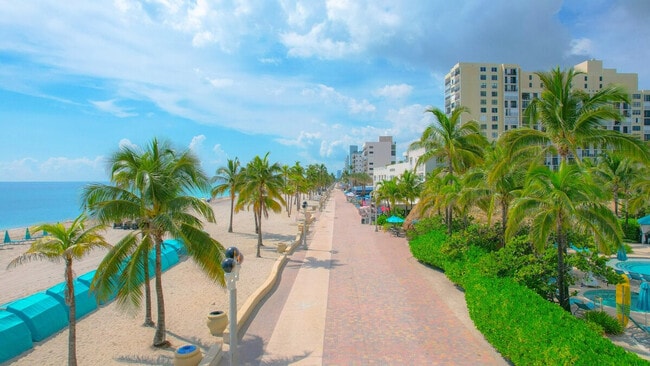 Building Photo - 411 Jimmy Buffett Mem Hwy Rental