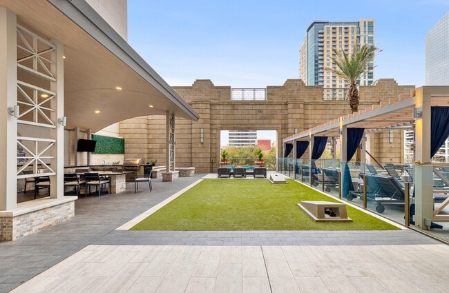 MST Palm Terrace & Outdoor Kitchen