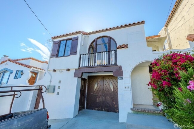 Building Photo - 212 Tocoloma Ave