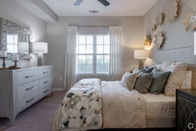 Sierra - 2 BR 2 BA | 1096 sf - Primary Bedroom