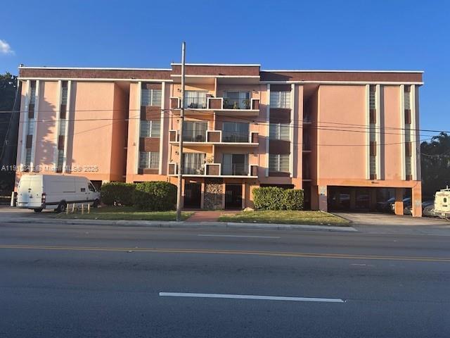 Building Photo - 365 NE 125th St Unit 206