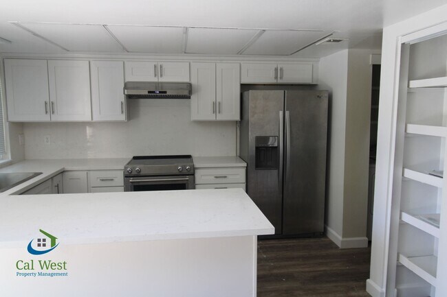 Photo - $3995 - Fully Remodeled 3Bd / 3Ba Large Townhome in Santa Teresa area - **BREAK LEASE**