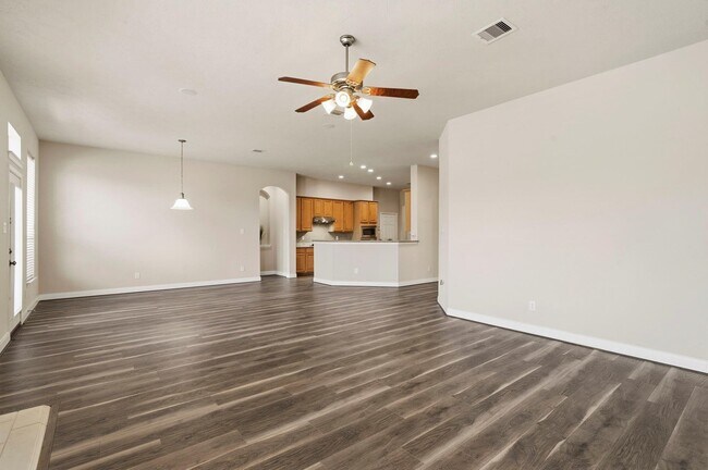 Photo - 6843 Loupe Ln