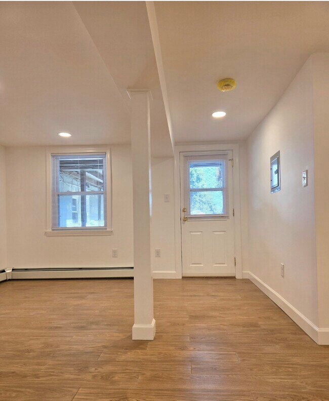 114 Woodbridge Ave