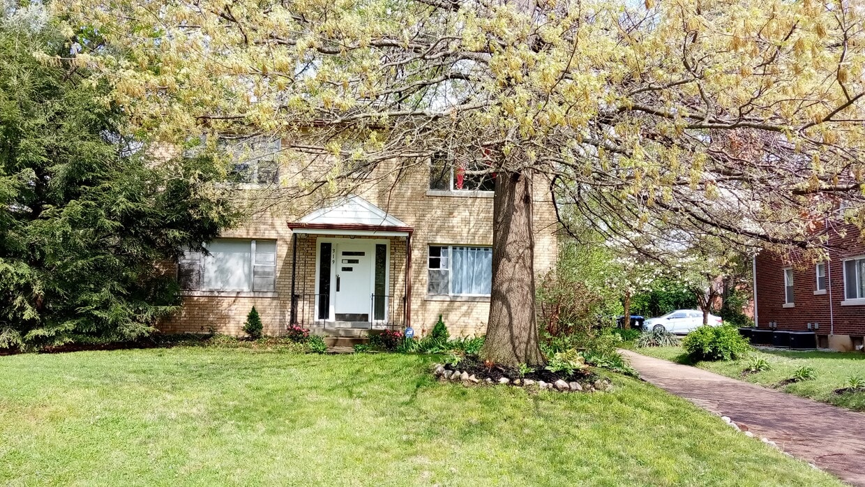 Front of Building - 319 Ridgedale Rd (Louisville, KY)