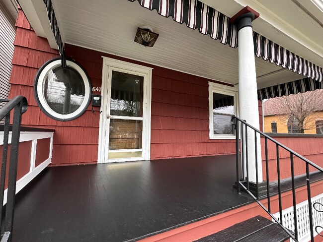 Photo - 647 Liberty St