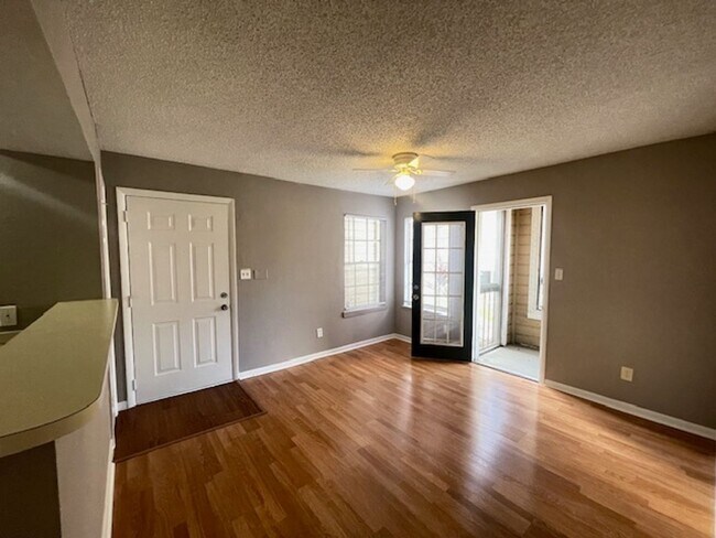 4350 Perkinshire Ln