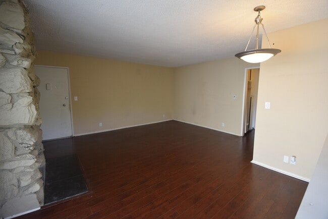 Building Photo - 10745 Hortense St Rental