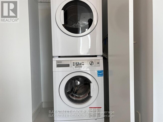 Photo - 181 Dundas St E Unit 1705