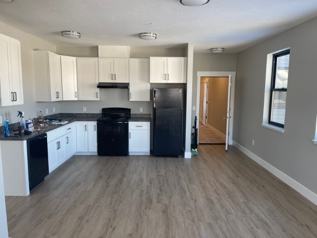 Photo - 1910 Strand Ave Unidad 101