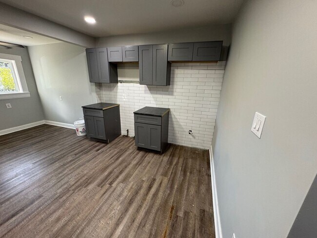 Photo - 384 Clarendon Ave