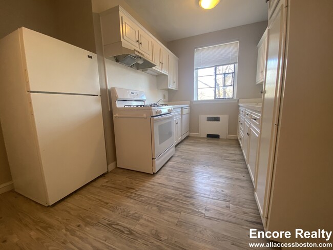 Building Photo - 30 Longwood Ave Rental