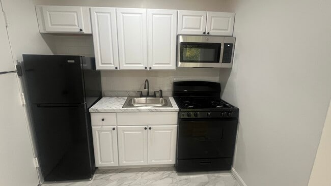 Building Photo - 510 Stuyvesant Ave Unit 2