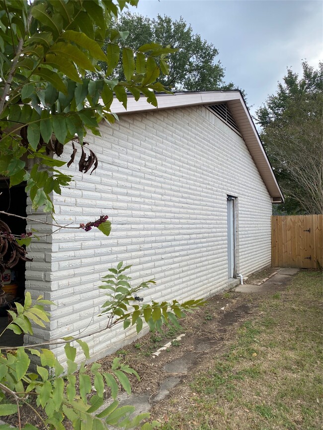 Photo - 415 N Forest Blvd