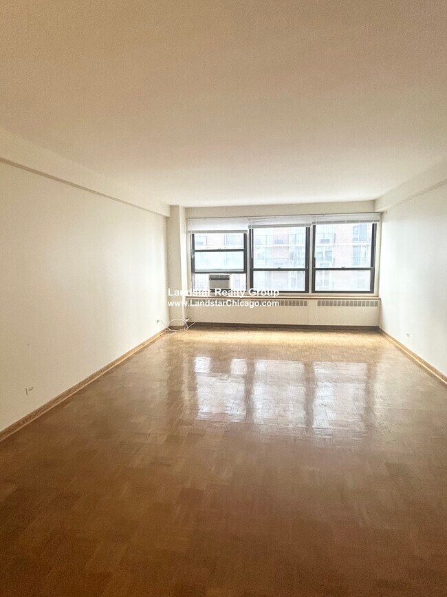 Photo - 4180 N Marine Dr Unit 1003