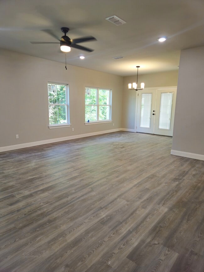 Photo - 514 E Chase St