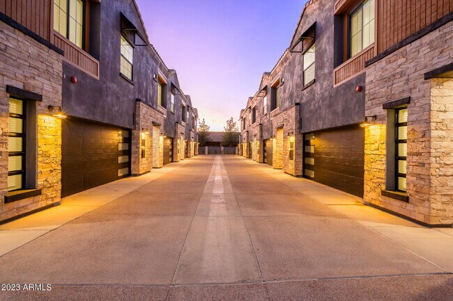 Photo - Exclusive Urban Sanctuary—Sophisticated Townhouse in Vibrant Phoenix