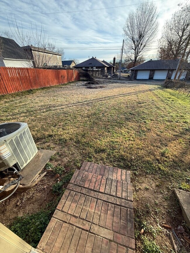 Photo - 3 Bed 1.5 Bath House Total Electric close to U of A Fort Smith