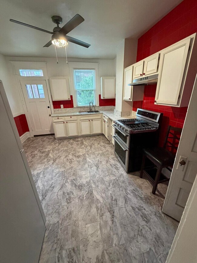 Photo - 3339 Webster Ave