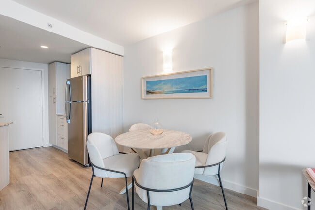 1BR, 1BA - 525SF - Dining Room