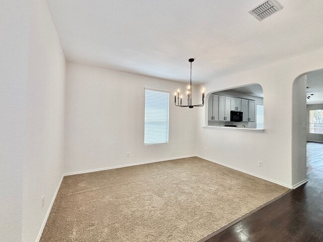 Photo - 726 Silverado Way