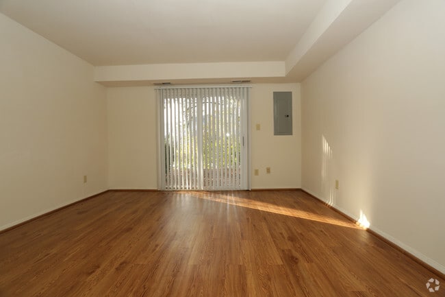 Living Room - Jefferson Townhouses
