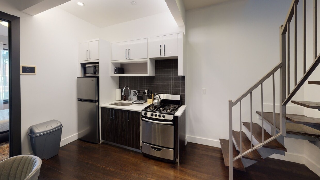 Photo - Private bedroom in 4 bed/2 bath Home