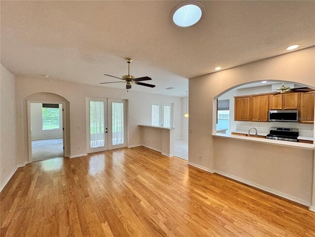 Photo - 20634 Queen Alexandra Dr