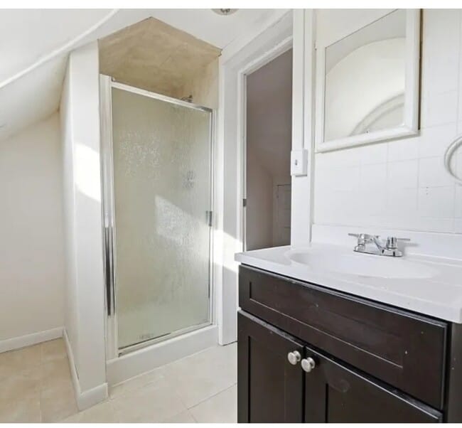 Photo - 44 Oberlin St Unit 3rd Floor