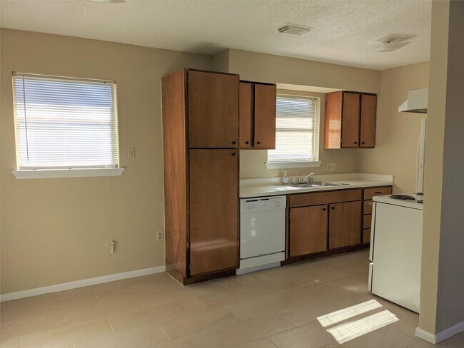 Photo - 915 Alexander St Unit 3